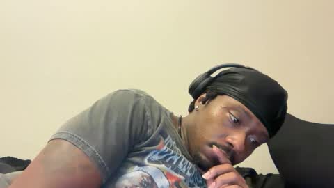 Snapshot of urbandick5 chatting on 12/01/25, 12:59 urbandick5 online show from 12/01/25, 12:59