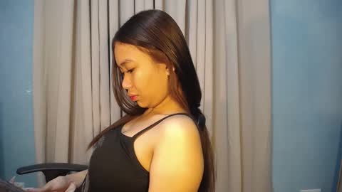 Snapshot of urbbgurl_lynxx chatting on 10/20/25, 08:48 Urbbgurl lynxx online show from 10/20/25, 08:48