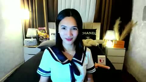 Snapshot of urblossom_princess chatting on 11/24/25, 05:12 urblossom_princess online show from 11/24/25, 05:12