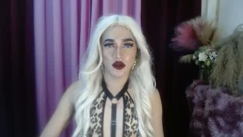 Snapshot of urcumgirlasiants chatting on 09/15/25, 08:42 KENDALL online show from 09/15/25, 08:42