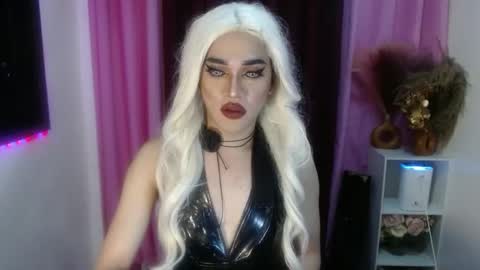 Snapshot of urcumgirlasiants chatting on 11/03/25, 06:09 KENDALL online show from 11/03/25, 06:09