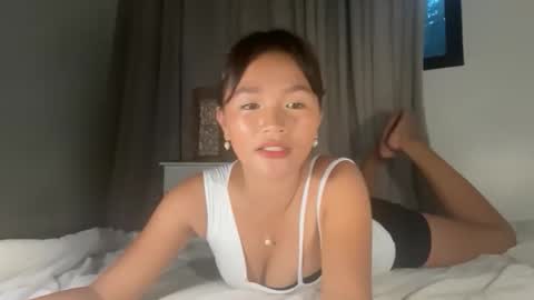 Snapshot of urcute_pinay chatting on 04/30/26, 09:37 sai online show from 04/30/26, 09:37