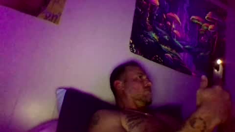 urdaddy875867 online show from 12/28/24, 08:16