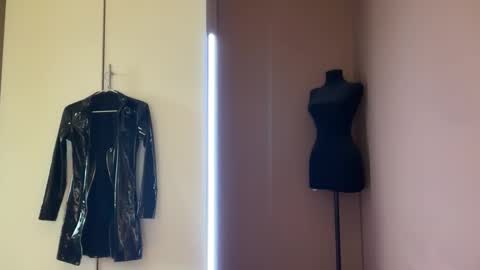 Margo online show from 12/19/25, 08:21