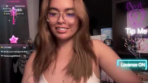 urdimplegurl online show from 06/02/26, 08:22