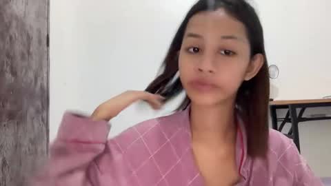 urdream_girl8 online show from 02/14/26, 05:59