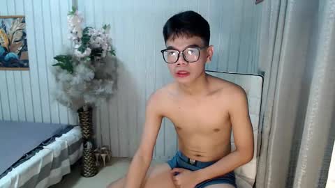 urdreamboy_doms online show from 04/01/26, 09:21