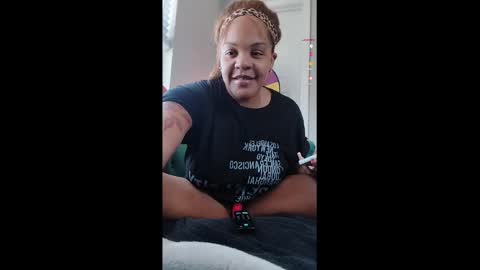 Snapshot of urfaveriri chatting on 09/09/25, 04:50 urfaveriri online show from 09/09/25, 04:50