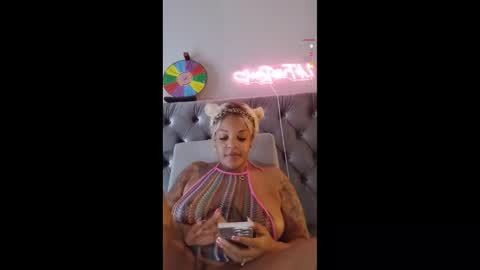 urfaveriri online show from 10/15/25, 10:48