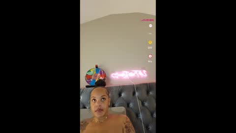 urfaveriri online show from 11/23/25, 12:27