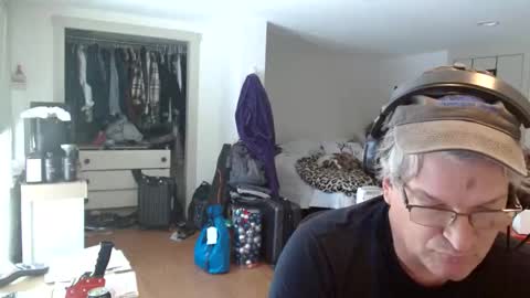 Snapshot of urfavteach50 chatting on 01/28/25, 05:46 Gregor online show from 01/28/25, 05:46