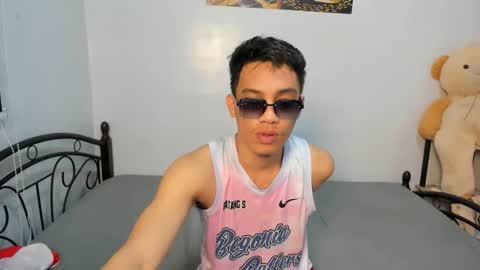 urfucker_vinz online show from 02/16/26, 04:30