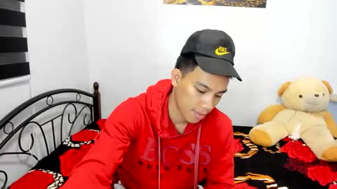 Snapshot of urfucker_vinz chatting on 04/15/26, 12:56 urfucker_vinz online show from 04/15/26, 12:56