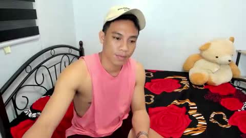 urfucker_vinz online show from 04/16/26, 09:39