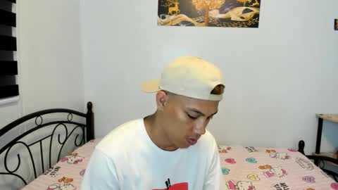 urfucker_vinz online show from 05/31/26, 01:18