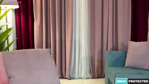 Snapshot of urgoddessjenny chatting on 12/28/24, 02:32 Jenny online show from 12/28/24, 02:32