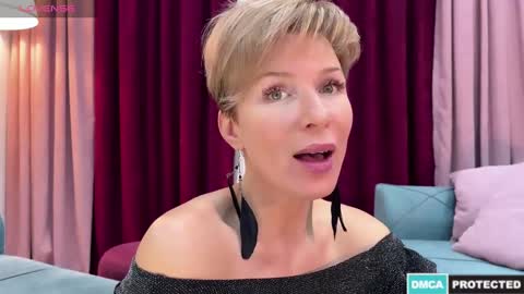 Snapshot of urgoddessjenny chatting on 01/02/25, 06:45 Jenny online show from 01/02/25, 06:45