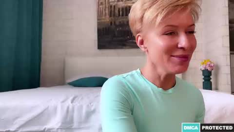 Snapshot of urgoddessjenny chatting on 02/08/25, 06:54 Jenny online show from 02/08/25, 06:54