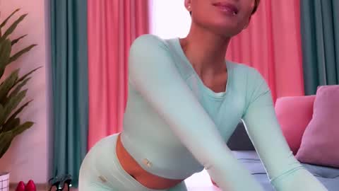 Snapshot of urgoddessjenny chatting on 10/18/25, 12:06 Jenny online show from 10/18/25, 12:06