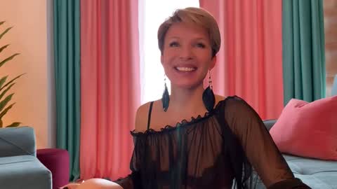 Snapshot of urgoddessjenny chatting on 10/27/25, 11:03 Jenny online show from 10/27/25, 11:03