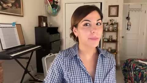 Snapshot of urgoddessmarla chatting on 08/10/26, 01:09 Goddess Marla online show from 08/10/26, 01:09