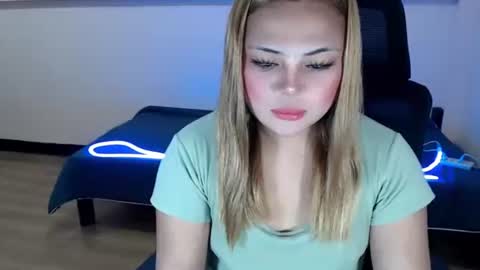 Snapshot of urgoddessophiaxxx chatting on 02/22/26, 12:34 Miss Sophia3 online show from 02/22/26, 12:34