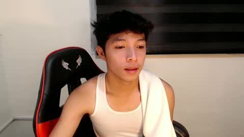 Snapshot of urhotethanxx chatting on 06/07/26, 04:22 Ethan online show from 06/07/26, 04:22