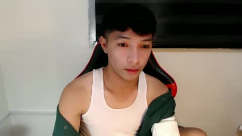 Snapshot of urhotethanxx chatting on 06/19/26, 04:44 Ethan online show from 06/19/26, 04:44