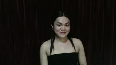 Snapshot of urhottie_bella chatting on 05/17/26, 01:51 urhottie_bella online show from 05/17/26, 01:51