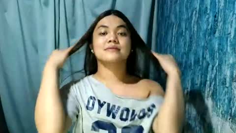 urhottie_bella online show from 06/27/26, 04:12