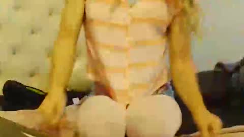 command me  online show from 11/17/25, 06:35