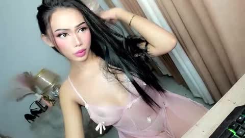 Snapshot of urlovelyangelts chatting on 11/20/25, 06:13 ANGEL online show from 11/20/25, 06:13