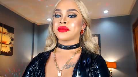 Snapshot of urmajestytyra chatting on 01/17/25, 02:29 UrMajestyTyra online show from 01/17/25, 02:29