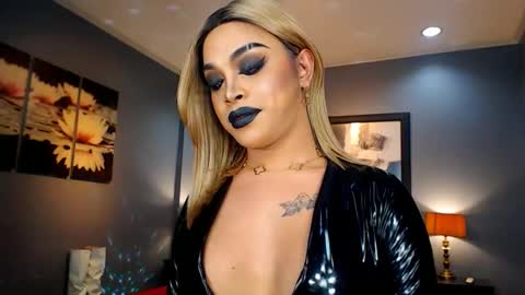 Snapshot of urmajestytyra chatting on 02/01/25, 02:16 UrMajestyTyra online show from 02/01/25, 02:16