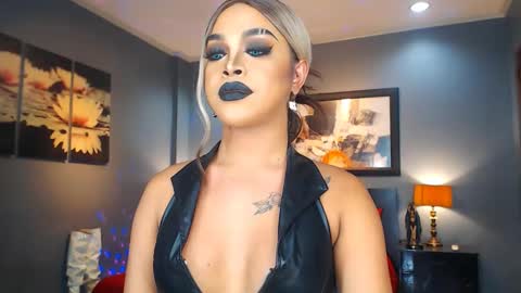 Snapshot of urmajestytyra chatting on 02/21/25, 04:07 UrMajestyTyra online show from 02/21/25, 04:07