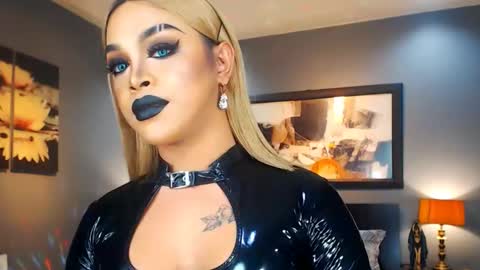 Snapshot of urmajestytyra chatting on 02/25/25, 02:03 UrMajestyTyra online show from 02/25/25, 02:03