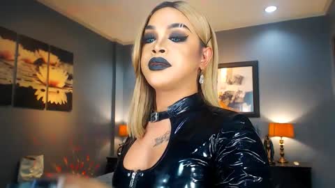 Snapshot of urmajestytyra chatting on 02/25/25, 08:14 UrMajestyTyra online show from 02/25/25, 08:14