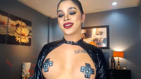 Snapshot of urmajestytyra chatting on 03/02/25, 12:20 UrMajestyTyra online show from 03/02/25, 12:20