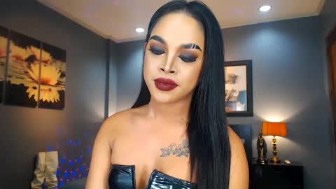 Snapshot of urmajestytyra chatting on 03/05/25, 07:27 UrMajestyTyra online show from 03/05/25, 07:27