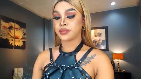 Snapshot of urmajestytyra chatting on 03/12/25, 01:03 UrMajestyTyra online show from 03/12/25, 01:03