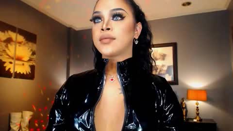 Snapshot of urmajestytyra chatting on 09/22/25, 12:56 UrMajestyTyra online show from 09/22/25, 12:56