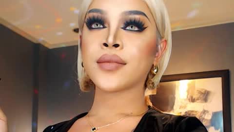 Snapshot of urmajestytyra chatting on 09/29/25, 01:44 UrMajestyTyra online show from 09/29/25, 01:44