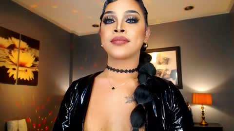 Snapshot of urmajestytyra chatting on 10/03/25, 02:19 UrMajestyTyra online show from 10/03/25, 02:19