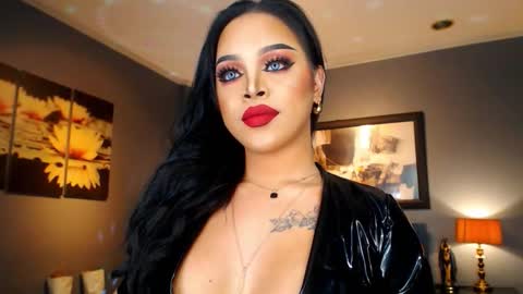 Snapshot of urmajestytyra chatting on 11/14/25, 01:15 UrMajestyTyra online show from 11/14/25, 01:15