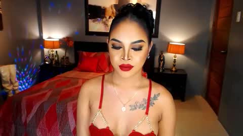 Snapshot of urmajestytyra chatting on 11/28/25, 02:14 UrMajestyTyra online show from 11/28/25, 02:14