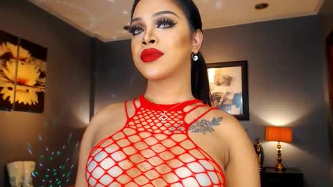 Snapshot of urmajestytyra chatting on 12/15/25, 12:48 UrMajestyTyra online show from 12/15/25, 12:48