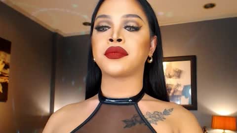 Snapshot of urmajestytyra chatting on 12/18/25, 01:22 UrMajestyTyra online show from 12/18/25, 01:22