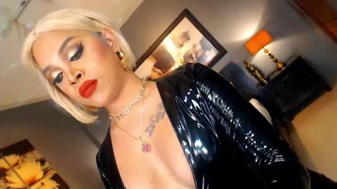 UrMajestyTyra online show from 01/15/26, 01:21