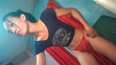 Snapshot of urnaughty_kim chatting on 04/13/26, 11:43 Kim online show from 04/13/26, 11:43