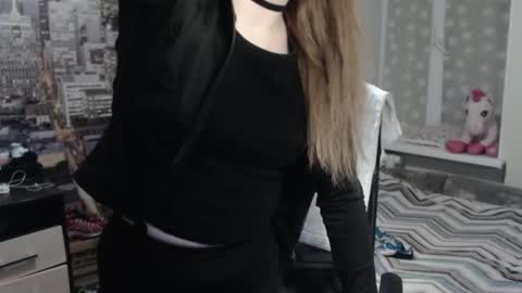 Mary online show from 04/28/26, 07:19